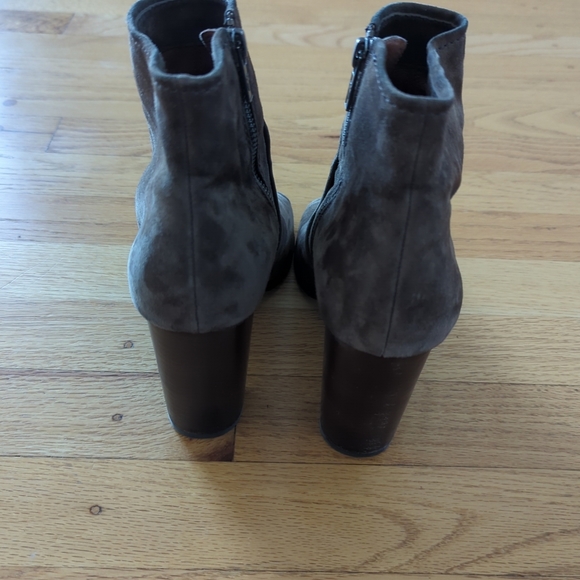 Frye Brown Peep Toe Bootie Black Suede Sz 9 Stack Heels - Picture 11 of 12